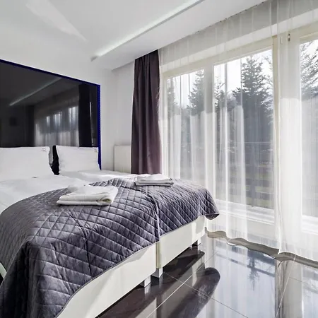 Z Balkonami, Spokojna Okolica Apartment *