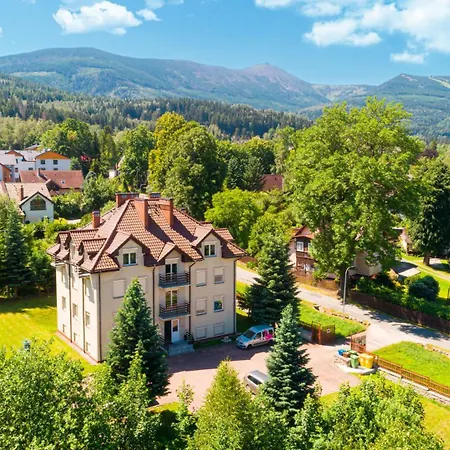 Z Balkonami, Spokojna Okolica Apartment